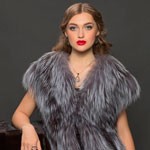 Меховые жилетки