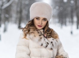 Белые норковые шубы — хит продаж «Меховой моды»!