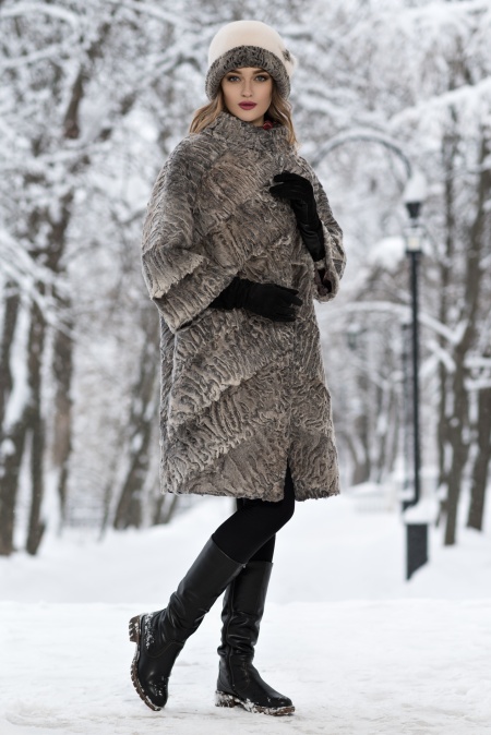 Пальто из каракуля — хит сезона весна 2020!