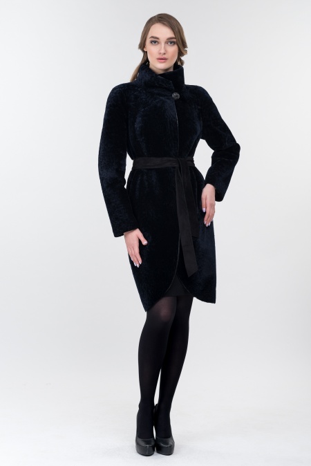 Почему стоит обратить внимание на шубы из мутона? 